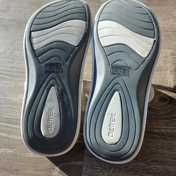 Aetrex Janey Sport Slide Sandal, Size 6, White - Picture 5 of 5